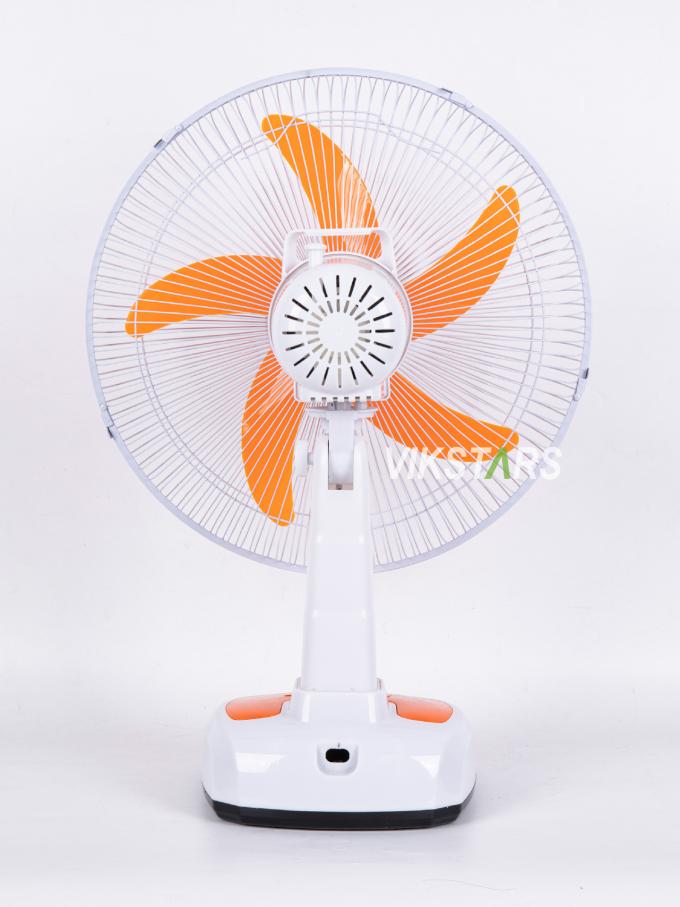 สําหรับแคมป์ฉุกเฉิน พัดลมโต๊ะพลังแสงอาทิตย์ 16 นิ้ว ประหยัดพลังงานด้วยหลอดไฟ 7