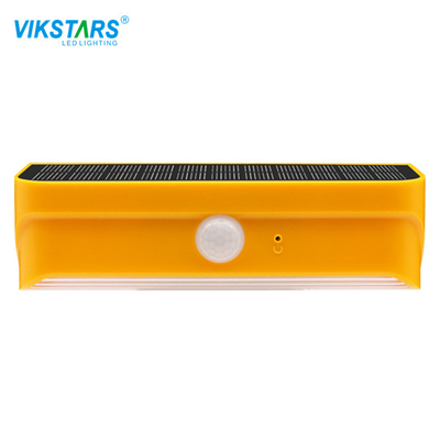 1W 2W ไฟพลังงานแสงอาทิตย์ภายนอก IP65 กันน้ำ 120 ° Sensing Angle สำหรับ Courtyards Lighting